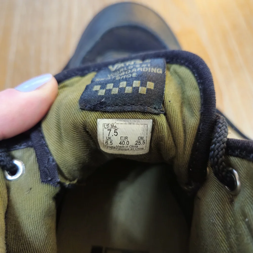 Black Vans 🖤 - Picture 7 of 9